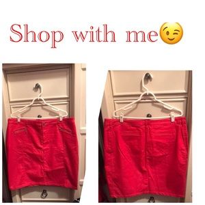 🌟NEW🌟NEVER WORN RED SKIRT🌟